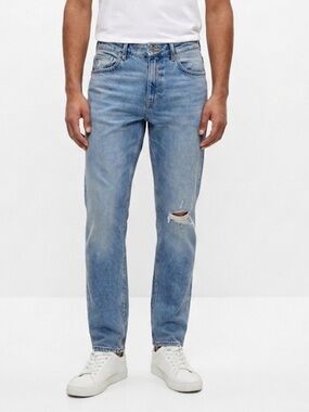 Wrangler Vintage Men's Slim Straight Jeans in Light Blue with Knee Distress